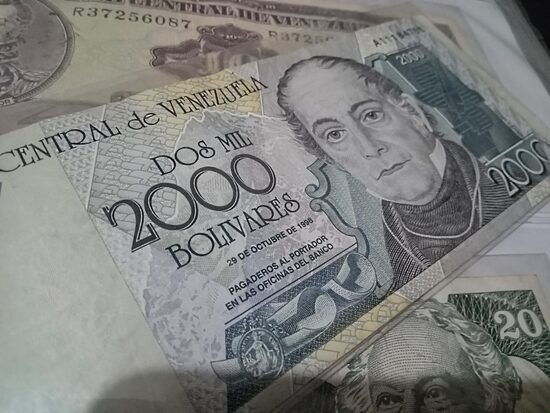 2000 Bolivares Venezolanos 1998
